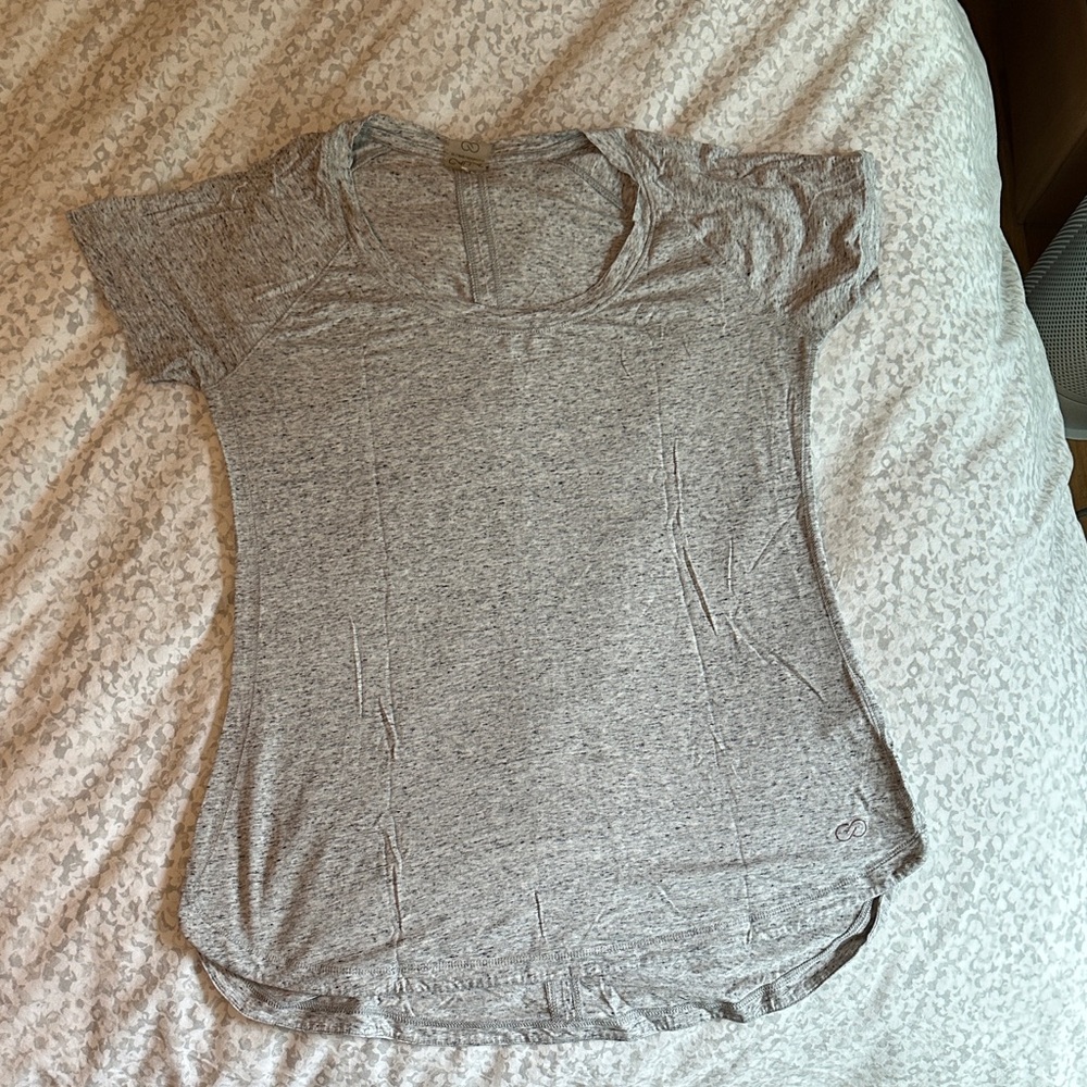 CALIA by Carrie Underwood Light Heather Gray Short Sleeve Tee